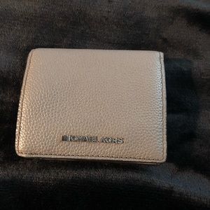 Michael kors wallet!!